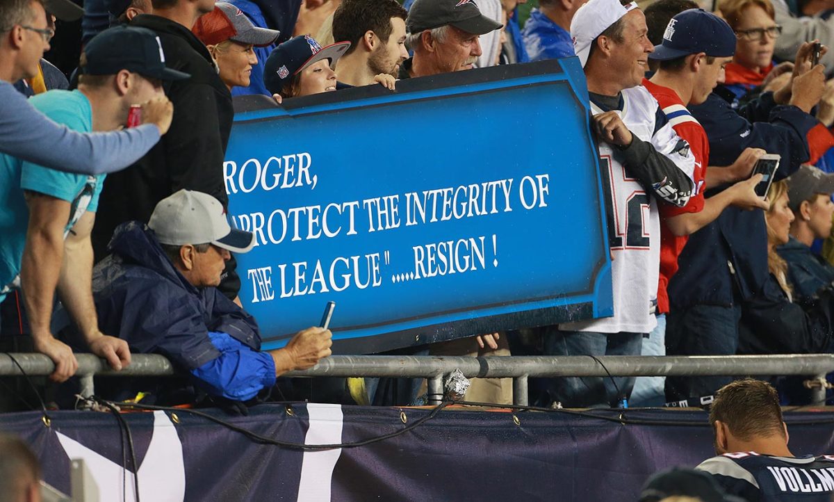 New-England-Patriots-fans-GettyImages-487657178_master.jpg